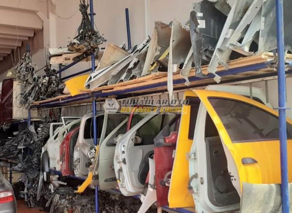 Renault Kangoo Çıkma Sağ Kapı