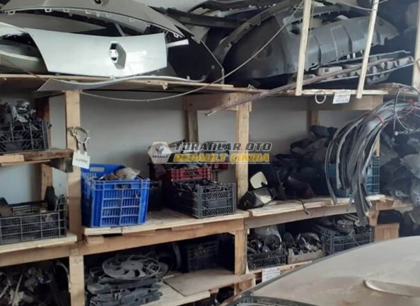 Renault Megane  Çıkma Tampon